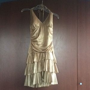 Short ‘20 style gold dress worn once